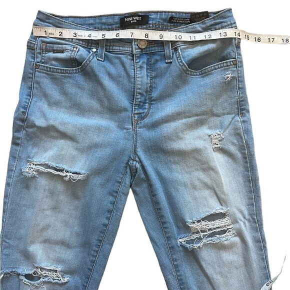 NINE WEST Taylored Cuff Capri Light Wash Distressed Stretch Cropped Denim Jean 4 - Picture 10 of 13